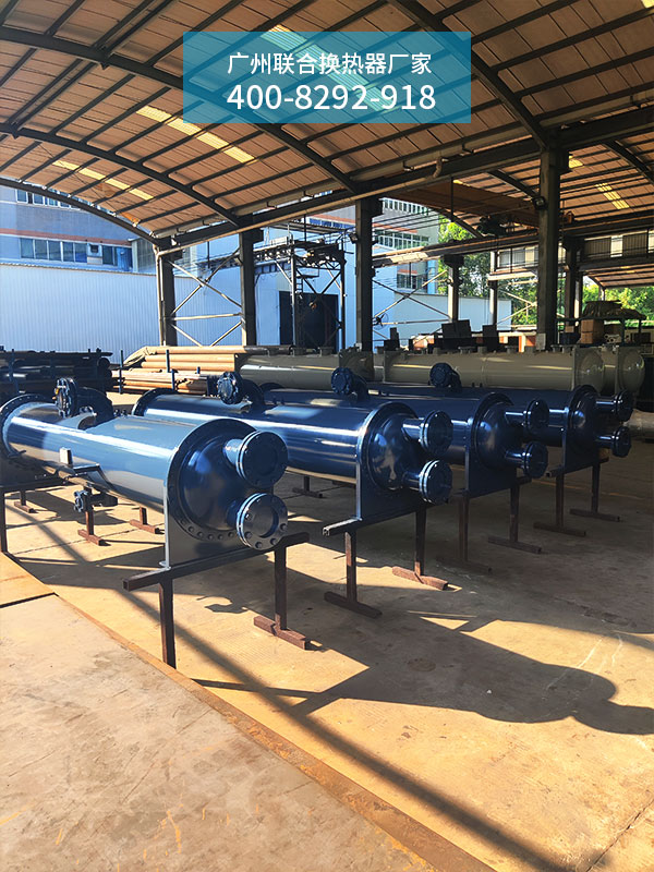 4套满液式蒸发器交付冷水机厂家